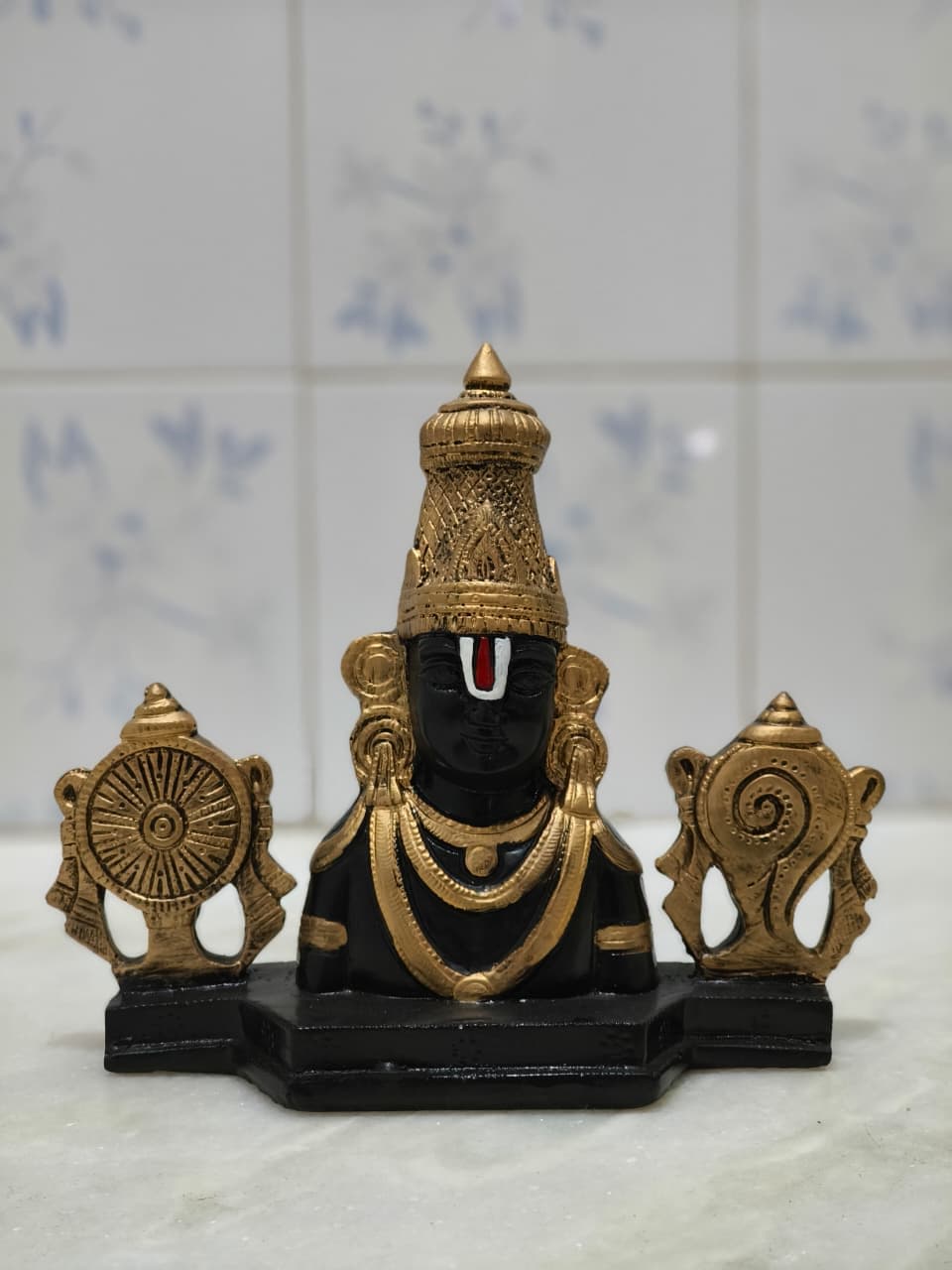 🙏 Divine Lord Balaji with Shankha & Chakra Showpiece ✨🛕