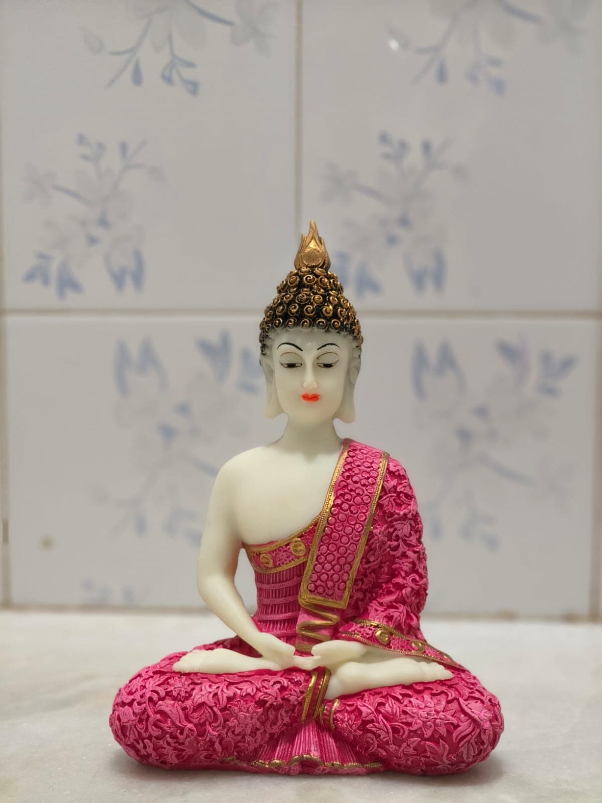 🪷 **Elegant Pink & Gold Meditating Buddha Statue**